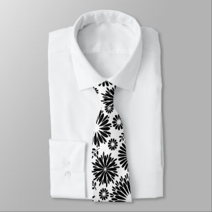 Gravata Boho Chic Preto Branco Flores Folclóricas e Explos