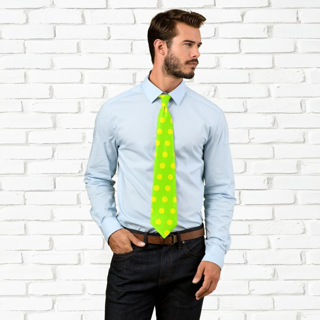 Gravata Bolinhas Amarelo (Lime Yellow Polka Dots Tie)