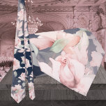 Gravata Casamento Romântico de Rosas Secretos do Marinho e<br><div class="desc">Uma elegante cor-de-água cor-de-rosa pintada gravata do pescoço de casamento que corresponde ao convite de casamento dos Rosas do Jardim Secreto Rosa-Blush Romântico. Esta gravata apresenta uma cena cor-de-rosa pincelada com ecalyptus e um fundo de lavagem cor-de-rosa pincelada com cor-de-água em azul-marinho.</div>
