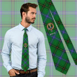 Gravata Clan Henderson Crest sobre Tartan<br><div class="desc">Crachá da crista Clan Henderson cercado por uma correia e fivela sobre fundo tartano. Custom Text.</div>