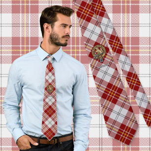 Gravata Clan MacPherson Crest sobre Red Dress Tartan