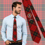 Gravata Clan MacQueen Crest sobre Tartan<br><div class="desc">Crachá da crista do Clan MacQueen cercado por uma pulseira e fivela sobre fundo de tartã. Custom Text.</div>