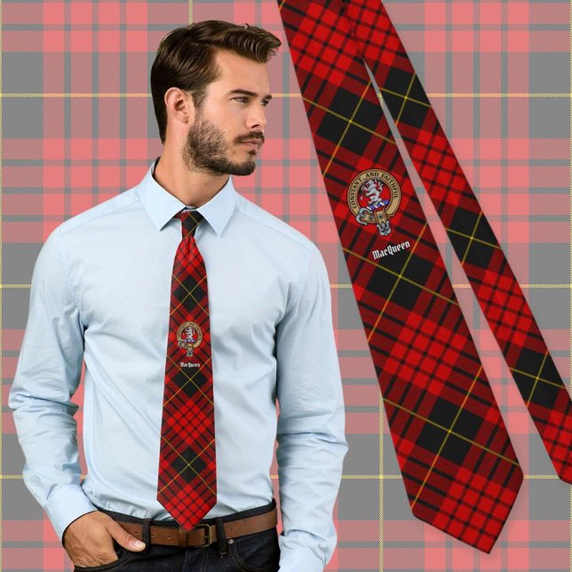Gravata Clan MacQueen Crest sobre Tartan (Criador carregado)