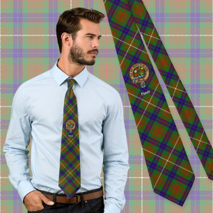 Gravata Crest do clã Fraser sobre o tartan de caça