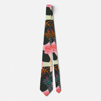 Gravata Elegante com Padrão Floral Rosa e Preto