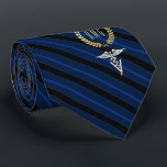 Gravata Falso azul Monogrammed profissional veterinário<br><div class="desc">Um laço personalizado listrado azul costurou aos profissionais veterinários.</div>