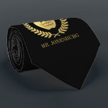 Gravata Falso feito sob encomenda do preto do professor do<br><div class="desc">Um laço conhecido feito sob encomenda que caracteriza a falsificação "imprimiu" a folha de ouro que detalha a parte inferior da gravata com um fundo preto da cor. Dentro disto são os pontos para o nome dos professores, o assunto, e o fato de que são o professor do número um...</div>