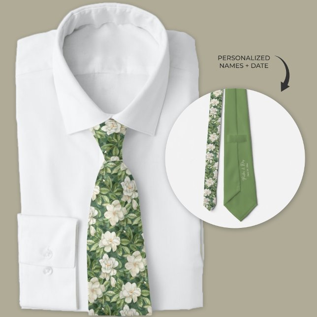 Gravata Floral Verde-Jardim Esmagador e Jardinia Branca (Lush green and white gardenia floral pattern wedding necktie.)