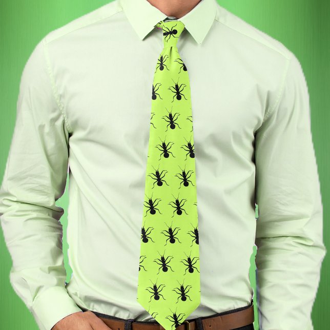 Gravata Formigas vão marchar (Bright green mens necktie with marching black ants.)