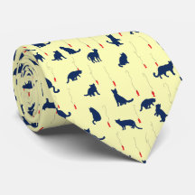 Gatinhos fofos azuis e peixes vermelhos