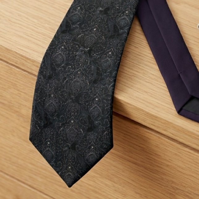 Gravata Gótico Vitoriano Corvo Damasco (Gothic raven damask necktie for an alternative groom at a dark romantic wedding.)