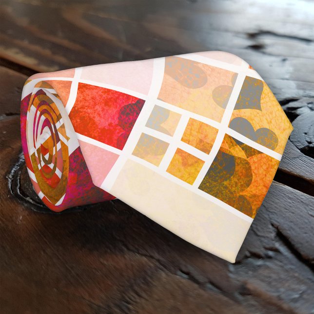 Gravata Gravação de Padrão Coração Verificado Artístico (Artistic tie featuring a checkered pattern with a colorful heart design - great for Valentine's Day)