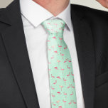 Gravata Incrível Pink Flamingos Novelty<br><div class="desc">Pink Flamingos Novelty Neck Tie - Flamingos passam a maior parte dos dias descansando, os próprios fazeres de banho parecem e sentem-se incríveis. Estique-se e se destaque da multidão com a nossa estranha gravata rosa flamingos novelty. Esta gravata extremamente excêntrica é uma excelente opção para um evento especial como um...</div>
