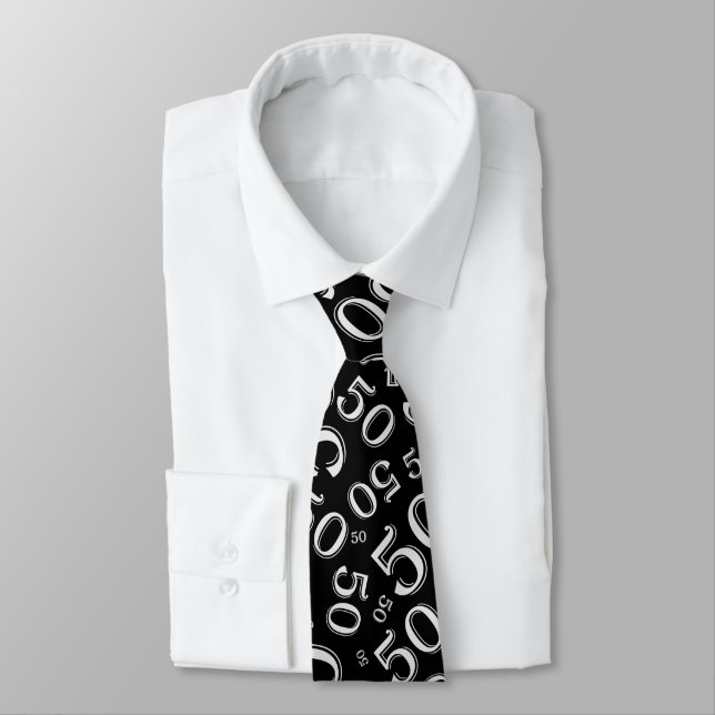 Gravata Marco 50 Padrão de Números Aleatórios Preto/Branco (Amarrado)