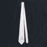Gravata menorah do rolo<br><div class="desc">Um rolo & um Meorah tradicionais na prata.</div>