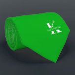 Gravata Monograma Elegante Verde Shamrock   Nome Um Lado<br><div class="desc">Uma gravata elegante com um monograma branco ousado sobre um fundo verde Shamrock. Por cima deste monograma, está o seu primeiro sobrenome, soletrado em todas as capitais. Se você preferir um nome mais ousado procure o dentro de nome pessoal da letra grande, você pode fazer o seguinte: Use a função...</div>