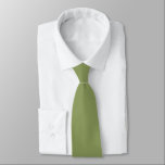 Gravata Moss Green Oculto Iniciais Sólidas Coloração Colun<br><div class="desc">Cor Sólida das Iniciais Ocultas Verde Mosa. Para casamentos ou uso diário, com as iniciais Idden na parte traseira, que você pode facilmente personalizar ou excluir se não for necessário. Pode ser alterado para qualquer cor de sua escolha através da opção Personalizar mais, ou envie-me uma mensagem se precisar de...</div>