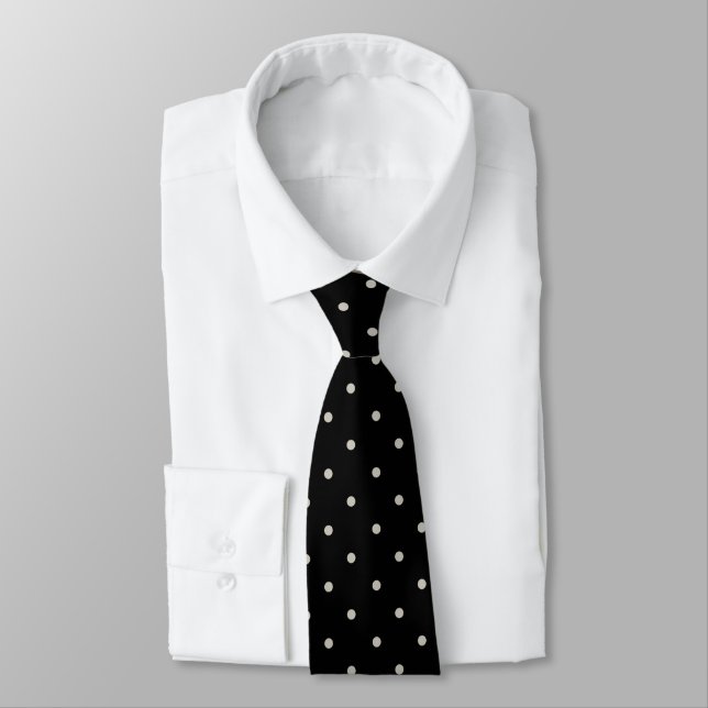 Gravata Padrão Clássico de Bolinhas Preto e Branco (Amarrado)