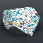 Gravata Padrão Colorido de Elementos de Máquinas legal<br><div class="desc">Cite o padrão uniforme das partes coloridas da maquinaria sobre o fundo branco personalizado.</div>