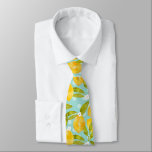 Gravata Padrão de árvore de limão com aquarela amarela azu<br><div class="desc">Nosso design de gravata do pescoço com padrão de limão amarelo apresenta um padrão de árvore de limão com cor d'água definido em um fundo azul. É uma design verde e amarela divertida,  fresca,  de verão,  perfeita para um casamento ou janto de verão! #Lemons #Citrus #Summer</div>