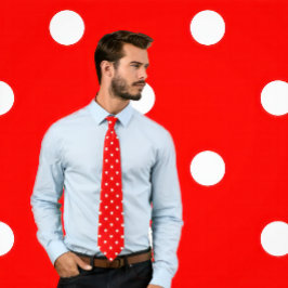 Gravata Padrão de Bolinhas branca clássico no colar vermel