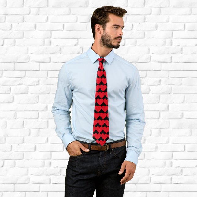 Gravata Padrão de Corações Pretos e Vermelhos (Black and Red Hearts Pattern Neck Tie)