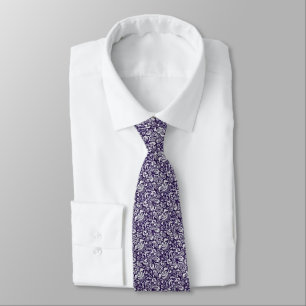 Gravata Padrão de Damasco Floral Vitoriano em Roxo Fundo..