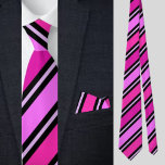 Gravata Padrão de faixas cor-de-rosa cômodas<br><div class="desc">O bonitinho colorido colorido colorido cola gravata de padrão é um presente perfeito para Natal e aniversários.</div>