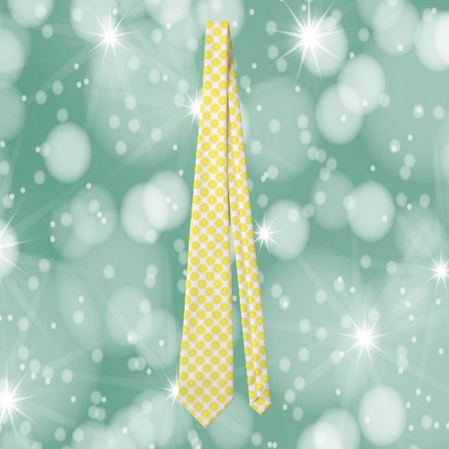 Gravata Padrão de Fruta Citrino Limão (A tie with a fun lemon pattern.)