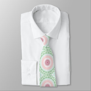 Gravata Padrão de Medalhões Pintados em Rosa e Verde