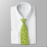 Gravata Padrão de Paisley de Vintage Verde e Amarelo<br><div class="desc">O elegante padrão paisley floral verde vintage em um fundo amarelo claro pode ser mudado para qualquer cor contra verde paisley.</div>