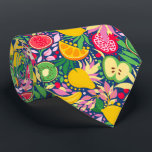 Gravata Padrão de Verão de Fruta tropical<br><div class="desc">Adicione um toque de talento tropical ao seu guarda-roupa com a Fruta tropical Aquarela Coluna de Verão. Apresentando um design vibrante e colorido de frutas tropicais de aquarela, esta gravata é perfeita para adicionar uma vibração divertida e de verão a qualquer roupa. Esteja você participando de um evento de verão,...</div>
