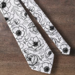 Gravata Padrão Floral Botânico Preto e Branco<br><div class="desc">Adicione um toque de sofisticação ao seu traje com esta gravata elegante, apresentando um lindo padrão floral botânico preto e branco. Projetada para ser floral sem ser excessivamente feminina, esta gravata atinge o equilíbrio perfeito entre elegância e sutileza. O padrão, reminiscente de marcas francesas de moda sofisticadas, adiciona um toque...</div>