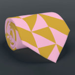 Gravata Padrão Geométrico, Cor-de-Rosa e Dourado, na moda<br><div class="desc">Esta gravata de na moda apresenta um padrão geométrico moderno,  com formas cor-de-rosa e douradas. ideia de presente de excelente!</div>