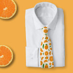 Gravata Padrão Laranja<br><div class="desc">Um laço com fatia,  meia fatia e padrão laranja de cheio,  para amantes de citros. Poderia adicionar um toque novo quando você for trabalhar!</div>