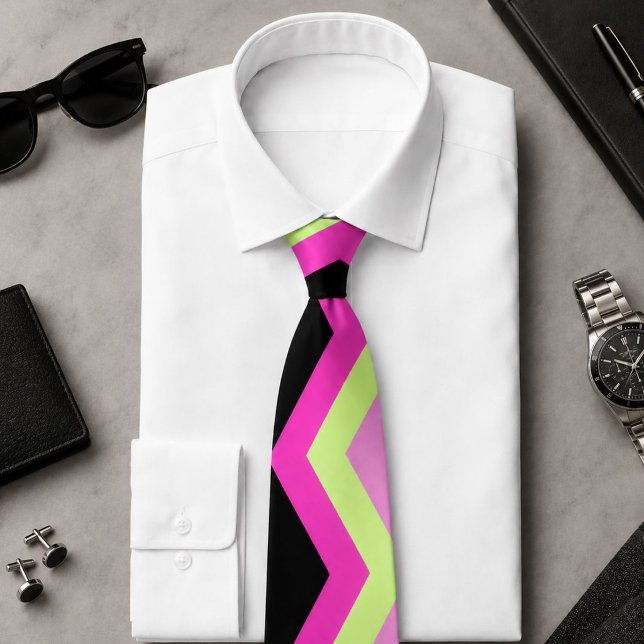 Gravata padrão ziguezague feminino moderno preto fúcsia Ch (modern girly zigzag pattern black fuchsia chevron tie)