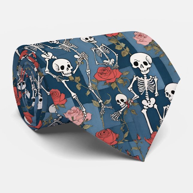 Gravata Patchwork do Retro Denim com Skeletons e Rosas (Rolled)