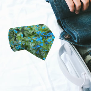 Gravata Pequeno Padrão Floral de Flores de Brunnera Azul