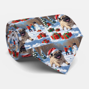 Gravata Pug correndo na neve com chapéu de Natal