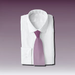 Gravata púrpura - moderno<br><div class="desc">Bola roxa - gravata moderna. Este gradiente vai do magenta preto para o magenta azul. Cores simples e elegantes misturadas. Da loja da design de Alma. Excelente de graduação , festas , aniversário . Impressos de ambos os lados.</div>