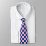 Gravata Retro Pink Navy Checkered Groomsmen Wedding<br><div class="desc">A modern checkered tie in pink and navy that brings a fun retro twist to any wedding look. Perfect for groomsmen,  ushers,  or the groom who wants a pop of color and personality. A bold yet timeless design that complements navy,  gray,  or neutral suits beautifully.</div>