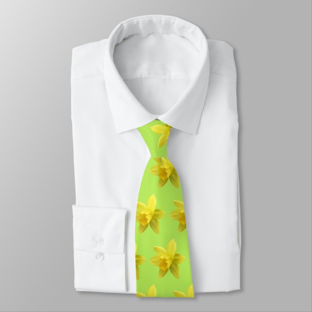 Gravata Sangue de Daffodil Amarelo no Colo Verde Claro (Amarrado)