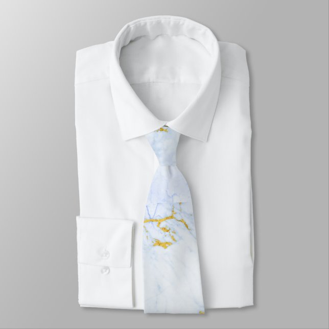 Gravata Textura Azul e Dourada em Mármore Branco Chic (Amarrado)