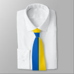 Gravata Ucrânia Flag Blue Yellow Ucraniano Patriótico<br><div class="desc">Ucrânia Flag em azul e amarelo para mostrar apoio à paz e liberdade na Ucrânia. Ucrânia Flag Blue Yellow Ucraniano,  laço Patriótico do pescoço</div>