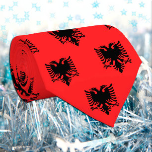 Gravatas albanesas, moda Bandeira albanesa