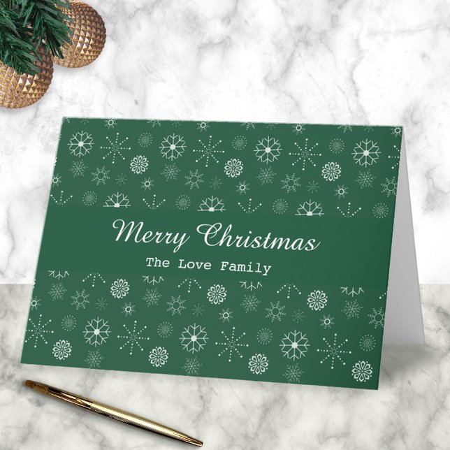 Green Modern Snowflakes Cartão de Natal Feliz (Merry Christmas Family Card)