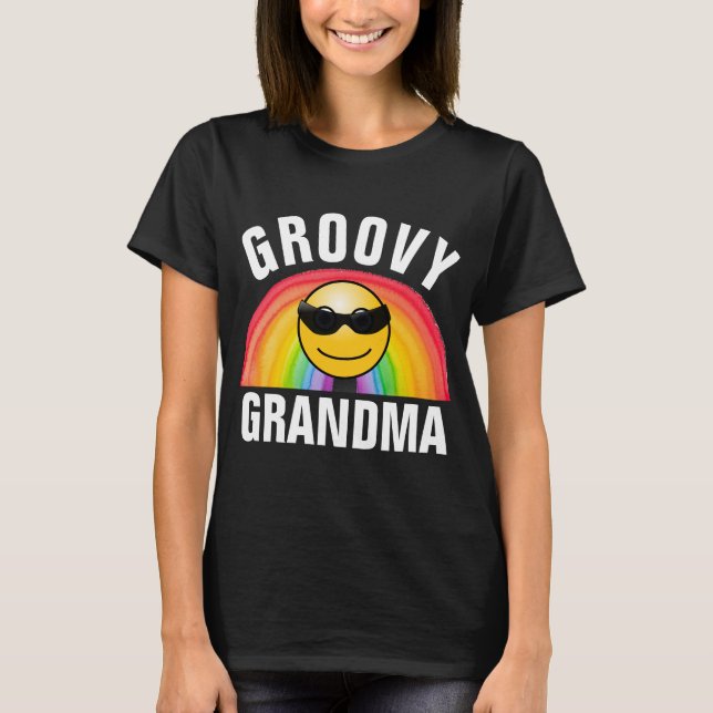 GROOVY GRANDMA RAINBOW T-SHIRTS (Frente)