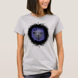 Grunge Chanukah Menorah T-Shirt<br><div class="desc">Grunge design com menorah e uma estrela de David. Alguns pincéis digitais usados neste trabalho forneceram cortesia do Obsidian Dawn: www.obsidiandawn.com.</div>