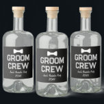 Grupo Personalizado de Despedida de Solteiro para<br><div class="desc">Os rótulos personalizados perfeitos das garrafas de licor para os Padrinhos de casamento ou os participantes do partido de solteiro! Personalize-os com o nome e a data da festa do noivo ou remova o texto todos juntos. Apresenta uma gravata branca no pescoço e um texto esportivo.</div>