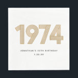 Guardanapo De Papel 1974 White Black 50th Birthday, Dourado branco<br><div class="desc">Celebrar com esses guardanapos de aniversário de 1974 inspiraram 50 anos. Personalizar com nome e data de nascimento.</div>